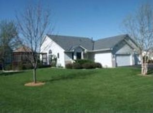 7680 31st Street Plz N, Oakdale, MN 55128