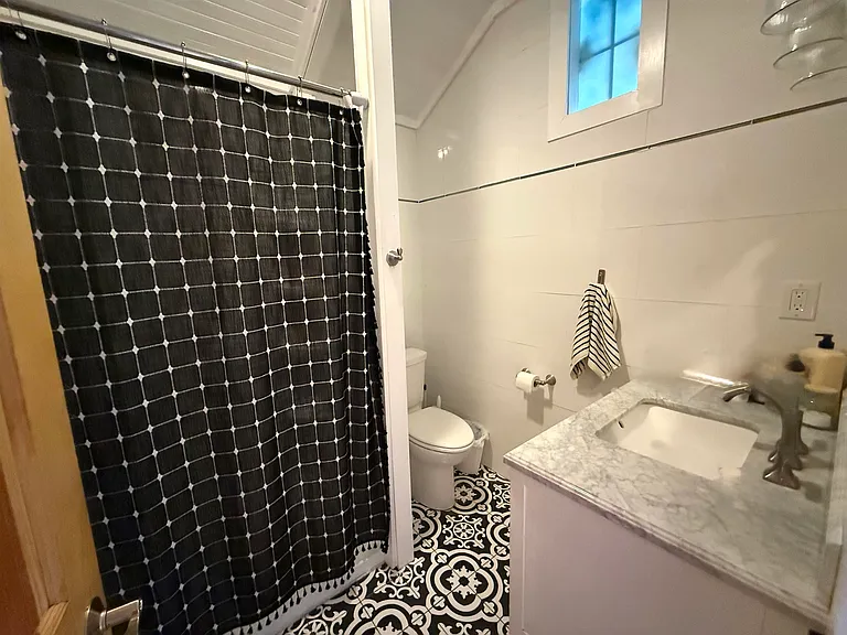 111 Pendleton Rd — Photo 15