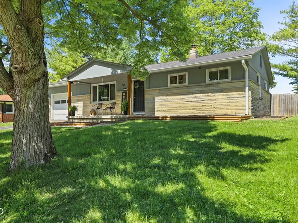 421 Brewer Dr, Greenwood, IN 46142