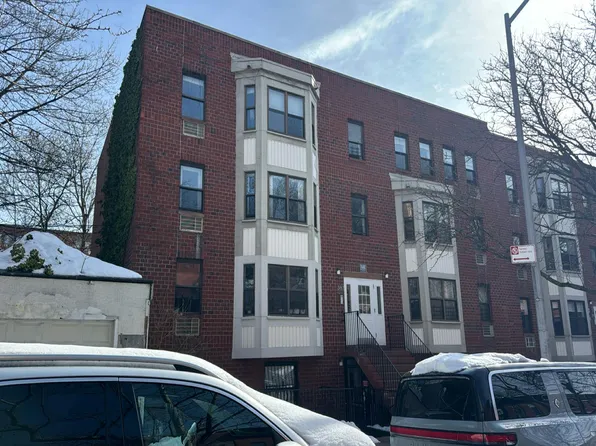 387 Adelphi St, Brooklyn, NY 11238