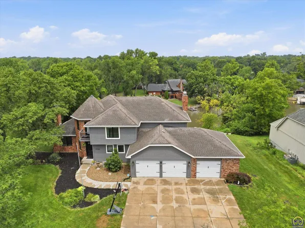 7536 SW Blue Inn Pl, Topeka, KS 66614