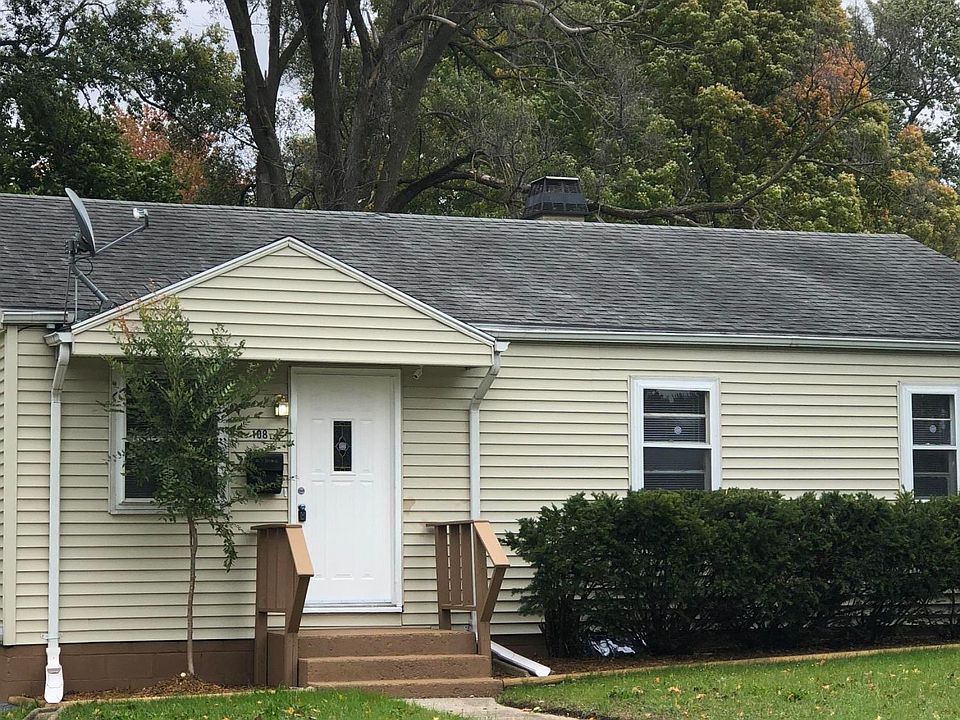 1st image of 108 Woodlawn Ave N