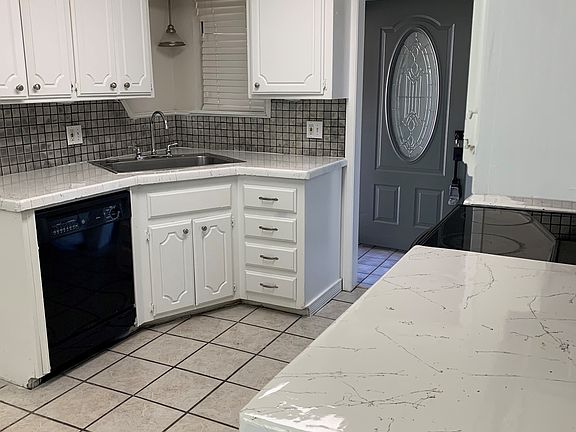 2nd image of 1001 S Bouziden Dr