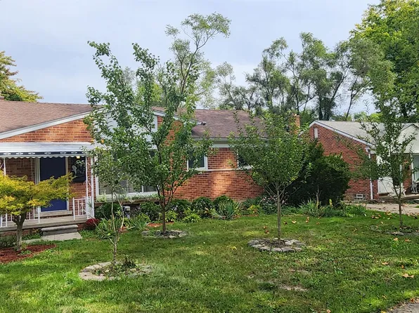 24002 Colchester Dr, Farmington, MI 48336