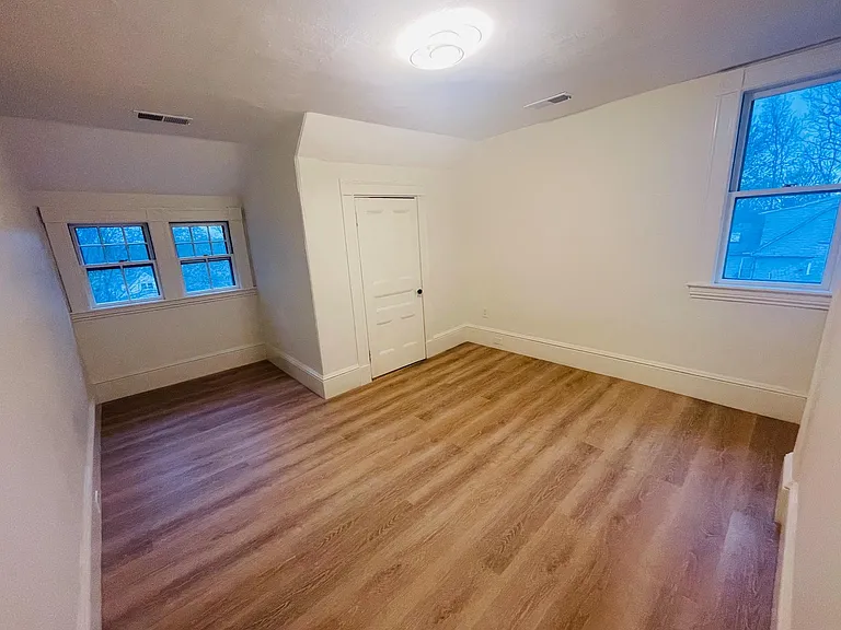 141 Cypress St — Photo 28