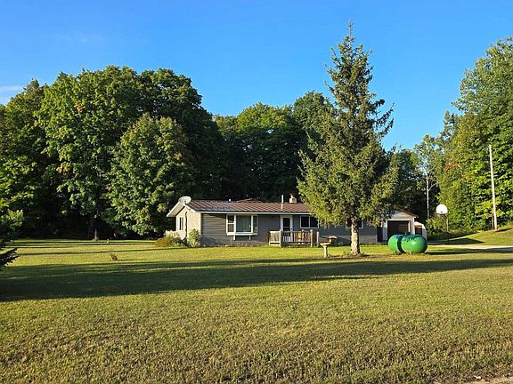 2nd image of 3712 E 26th Rd