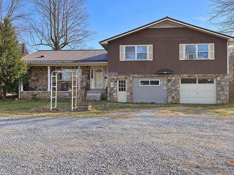 1439 Wolfe Ln