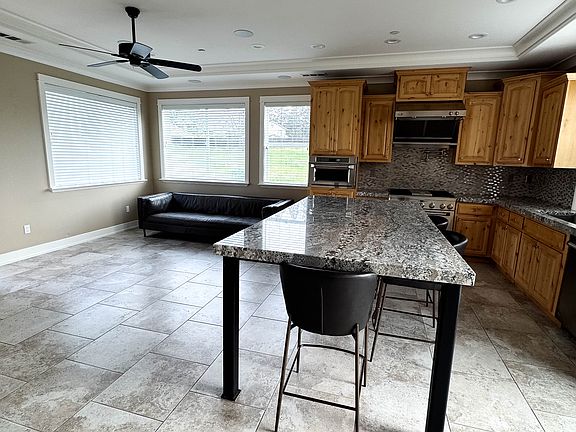5th image of 4925 Milano Way #A