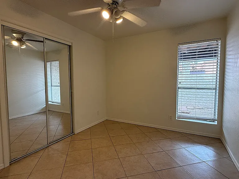 735 N Arrowhead Dr #3 — Photo 14