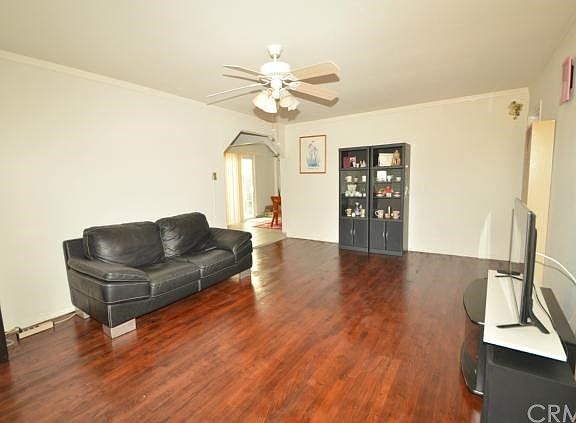 4th image of 22607 Doble Ave