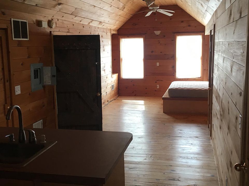 1st image of 61 Ash St APT 3