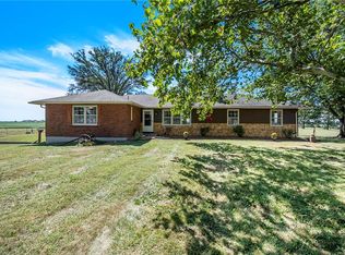 15175 Hollingsworth Rd, Basehor, KS 66007
