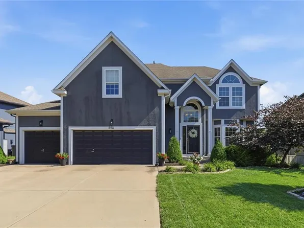 5911 Theden St, Shawnee, KS 66218