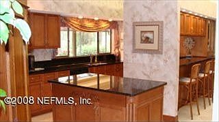4th image of 123 Nandina Cir