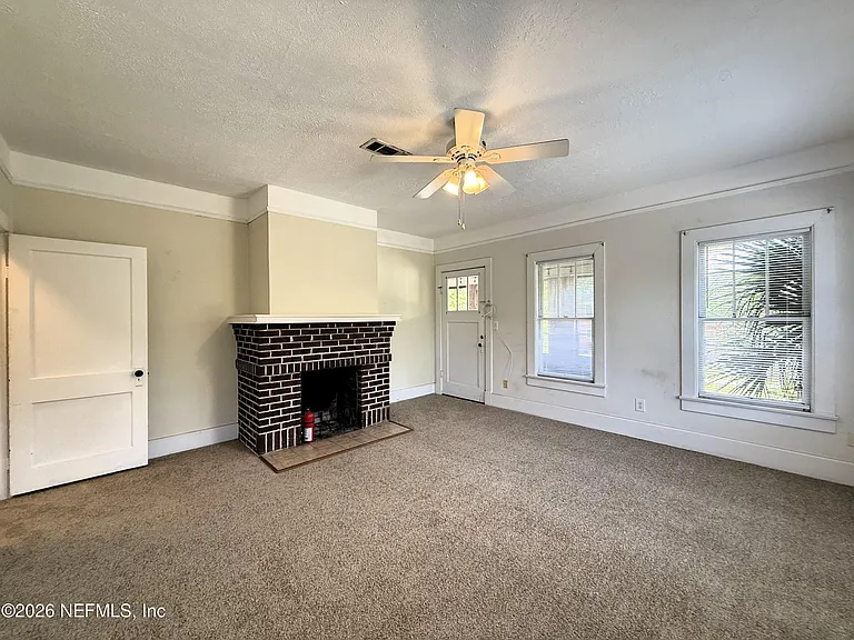1329 Cherry St — Photo 4