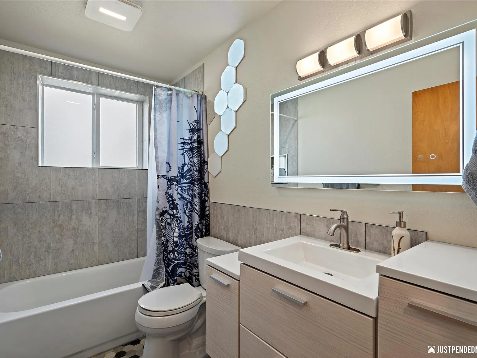 2 bed, 950 sqft, $1,680 — Photo 4