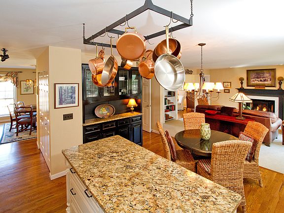 4th image of 912 Hanna Valley Estates Dr