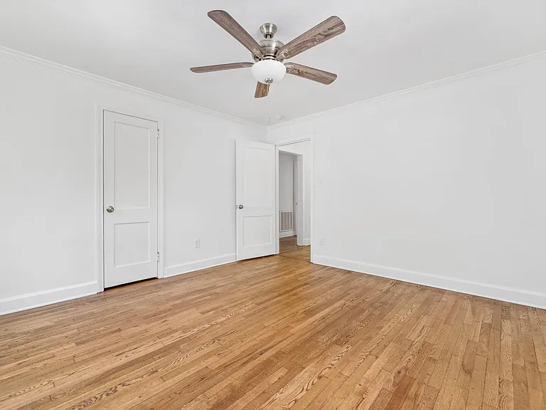441 W Springs St — Photo 23