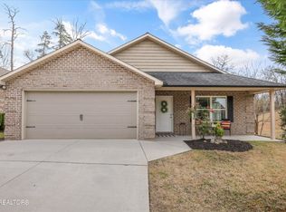 106 Ann Cove Ln, Powell, TN 37849