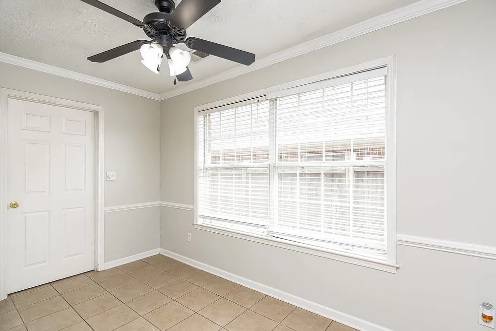 4 bed, 2.0 bath, 2100 sqft, $2,315 — Photo 3