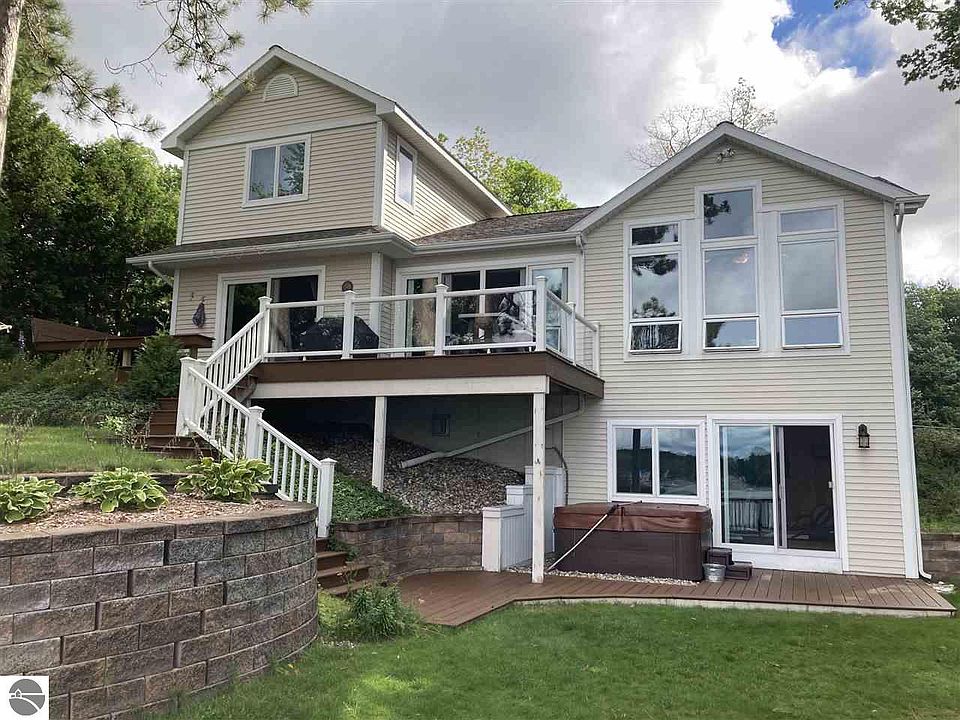 1st image of 1455 Lake Dr
