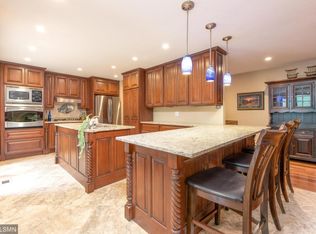 12255 Oxbow Dr, Eden Prairie, MN 55347