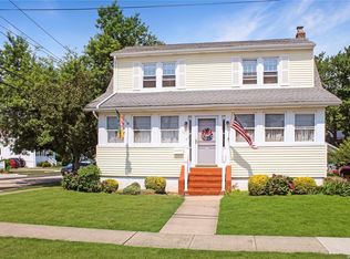 101 Baisley Ave, East Rockaway, NY 11518