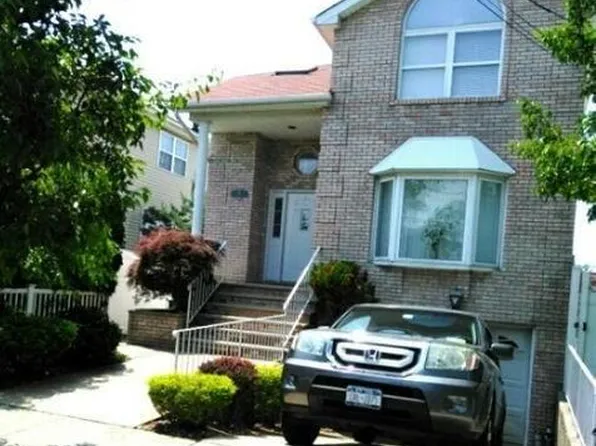 26 Lion St, Staten Island, NY 10307
