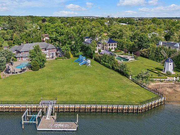 2nd image of 1304 Seawane Drive