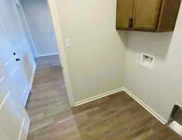 190 Berkshire Pl — Photo 9