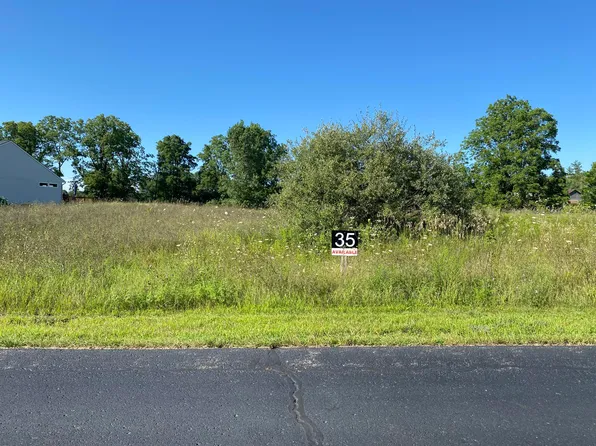 2329 Quarter Horse Dr NE #35, Cedar Springs, MI 49319