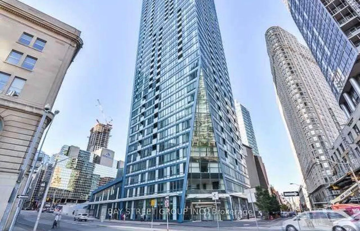 L Tower — Photo 2