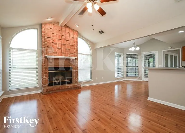 1691 Ponce De Leon Ct — Photo 4