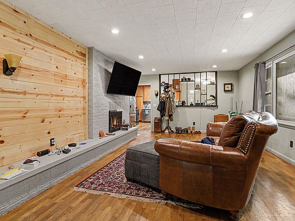 4th image of 15132 E Augusta Dr