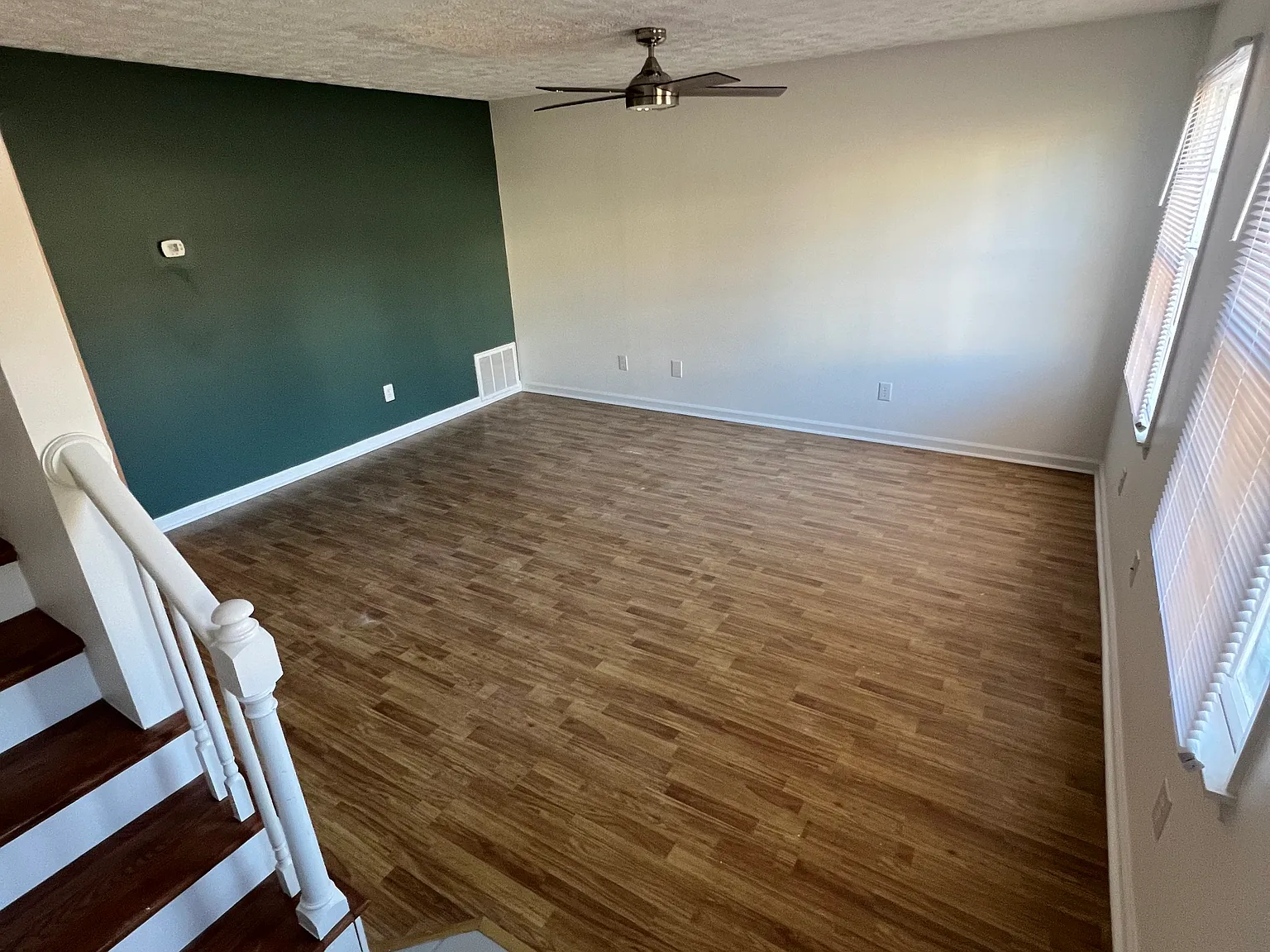 429 Westwood Dr — Photo 3