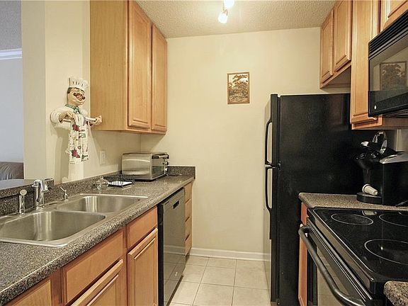 5th image of 2511 Metairie Lawn Dr #205