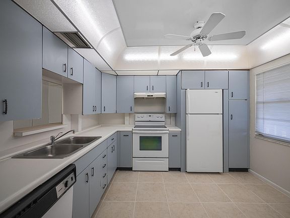 5th image of 2401 Antigua Circle #C4