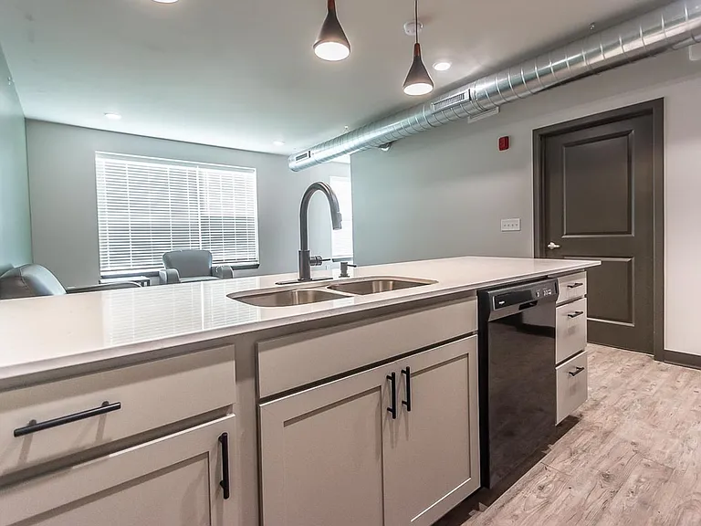 The Bentley Apartments — Photo 120