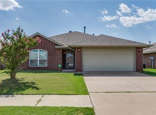 4407 Applegate Dr, Moore, OK 73160