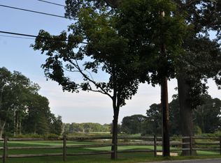 Lighthouse Ln, Barrington, RI 02806