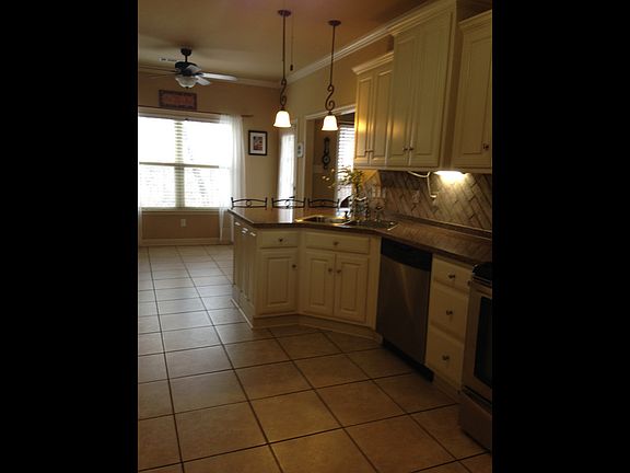 Open kitchen area 19x12
Crown molding ,pantry with lights
ceramic flooring