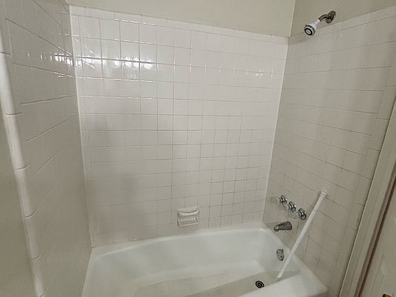 5th image of 522 Dauphine St