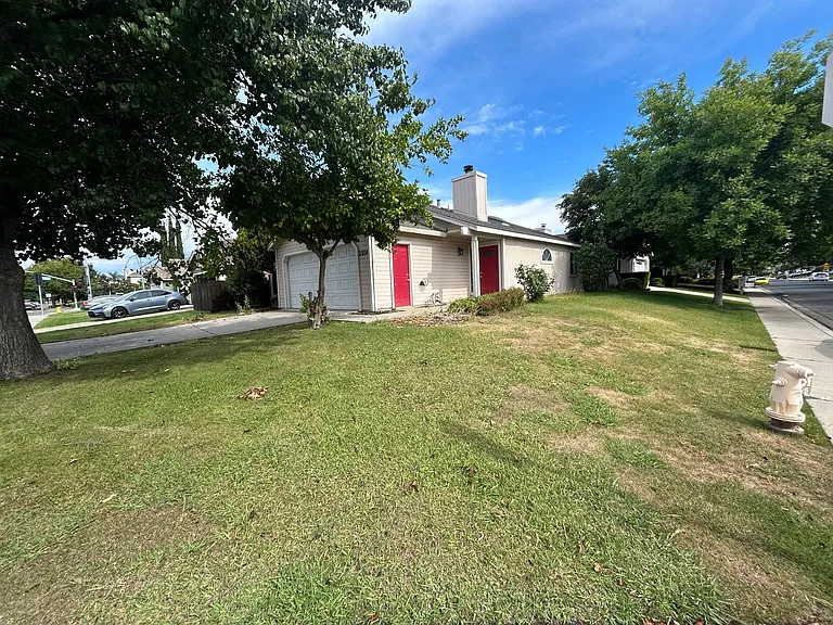 2924 Merle Ave — Photo 1