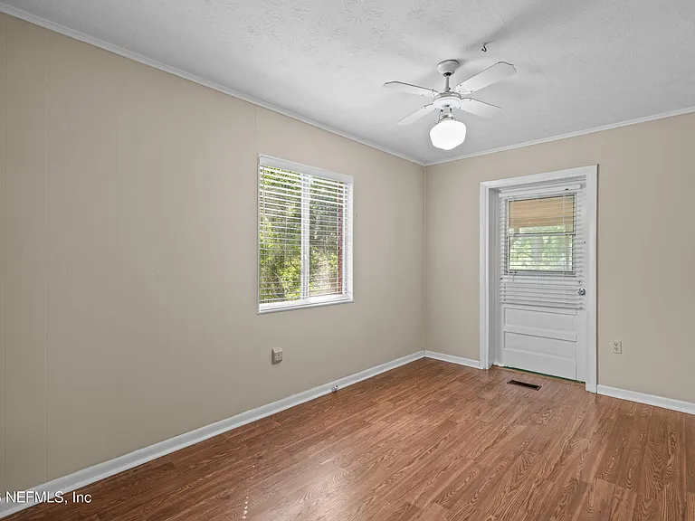 253 Cowry Rd — Photo 20