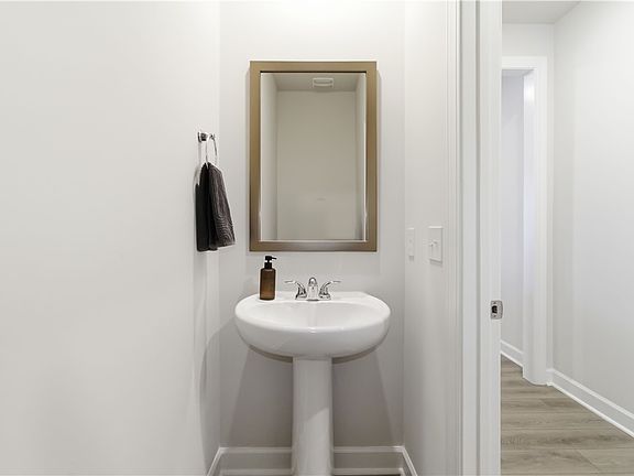 5th image of 218 Crimson Tree Ct