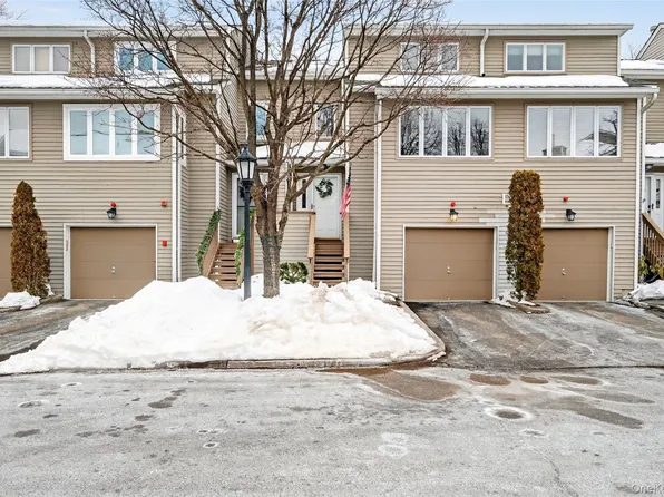 16 Village Green, Bardonia, NY 10954