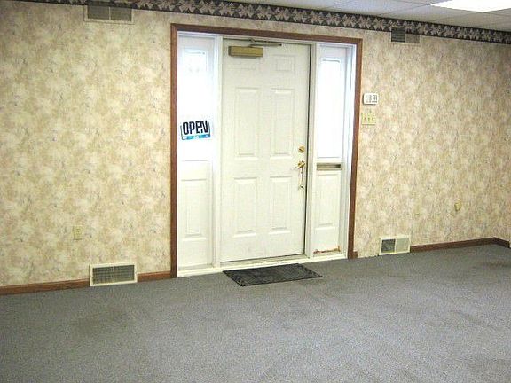 2nd image of 6004 Market St