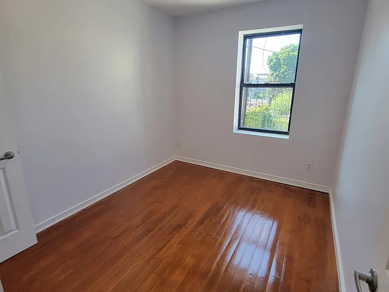 3512 Church Ave #2R — Photo 4
