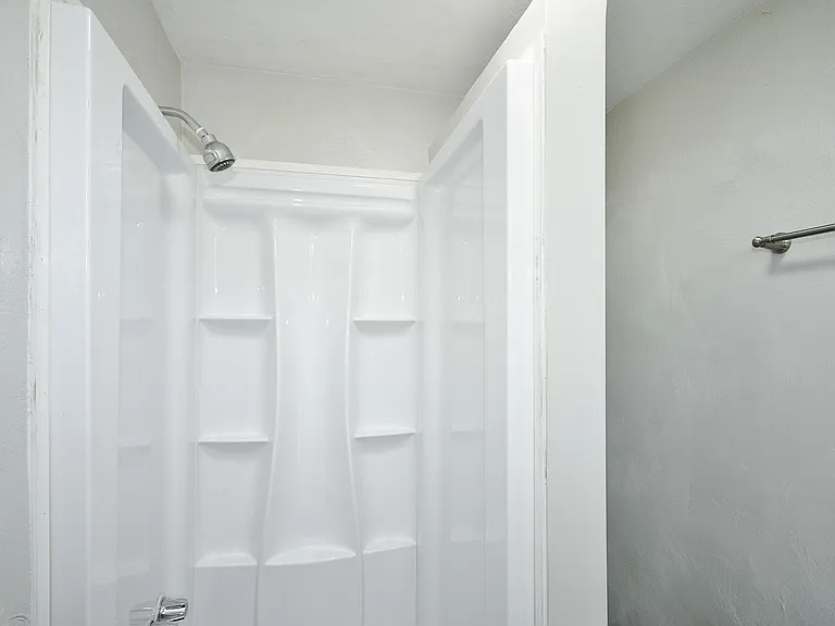 1103 Crosby St #1 — Photo 4