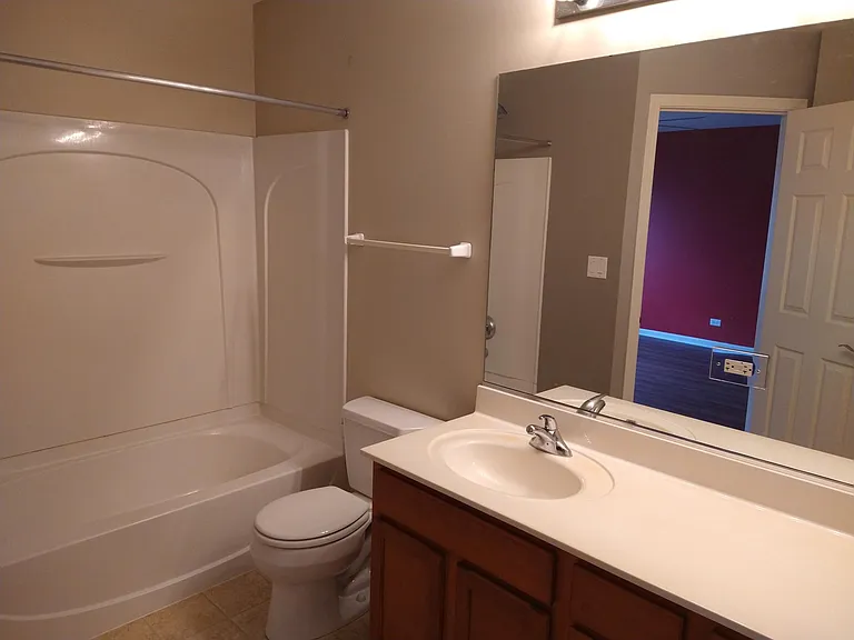 616 Lincoln Station Dr — Photo 13
